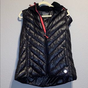 Never worn Tek Gear puffy vest